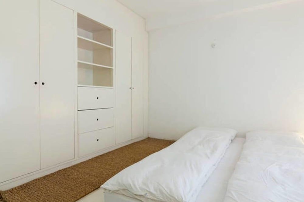 Four Red Doors Apartments Loft 4