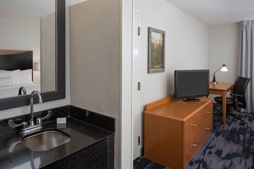 undefined Fairfield Inn & Suites Orlando Lake Buena Vista 8