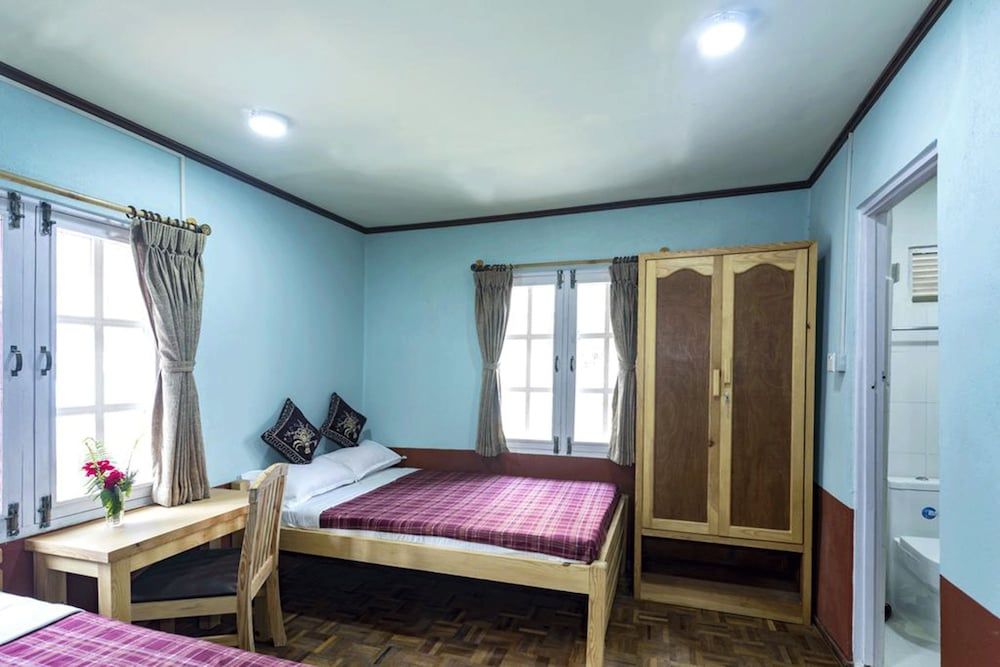 Earth Kind Cottages Standard Double Room 5