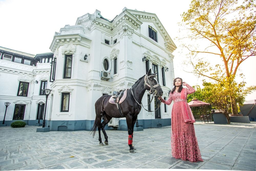 Royal Empire Boutique Hotel Royal Suite 7