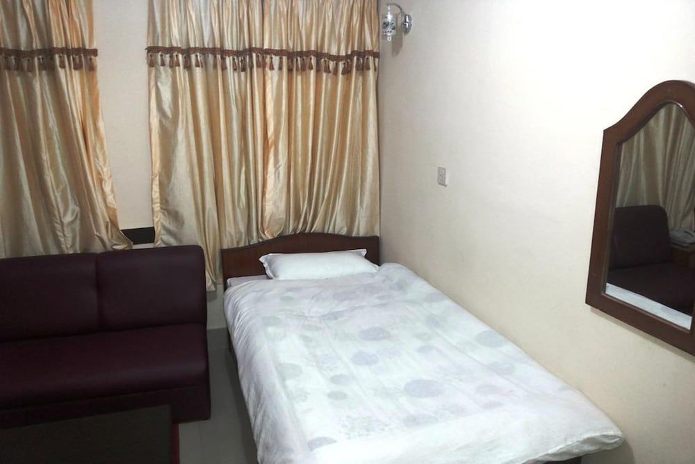 undefined Mandakini Hotel 10