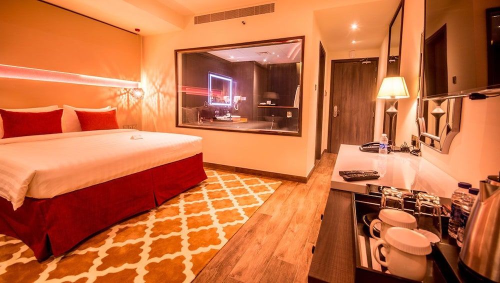 Carnelian By Glory Bower Hotel Executive Double Room, 1 Double Bed 4