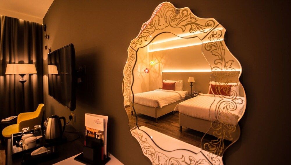 Carnelian By Glory Bower Hotel Premier Double Room 5