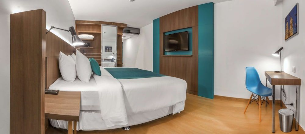 undefined Libre Hotel, BW Signature Collection 9