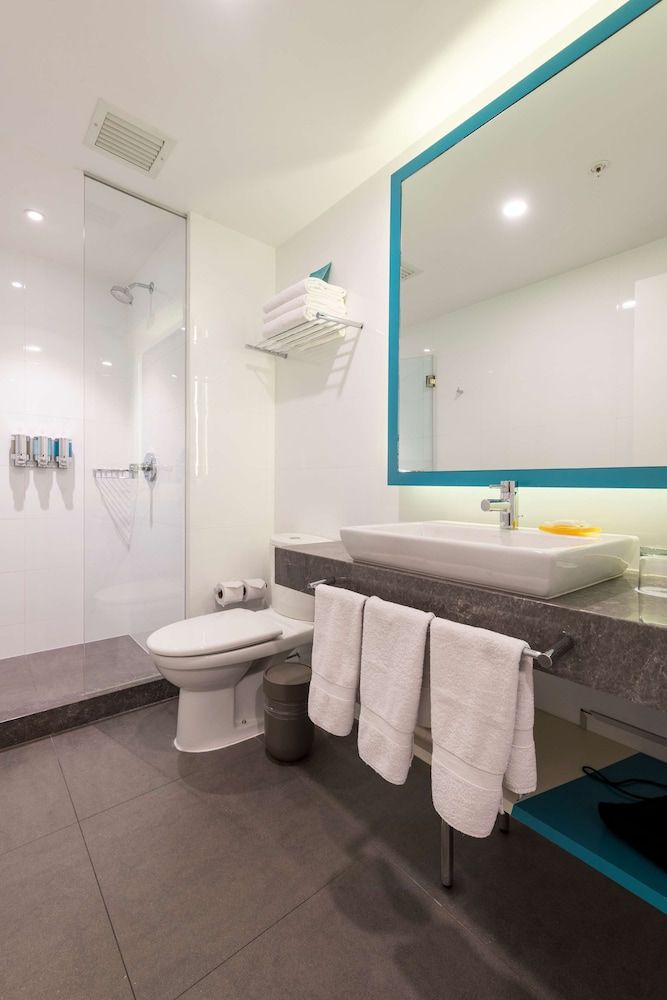 Libre Hotel, BW Signature Collection Standard Room, 2 Twin Beds, Non Smoking 10