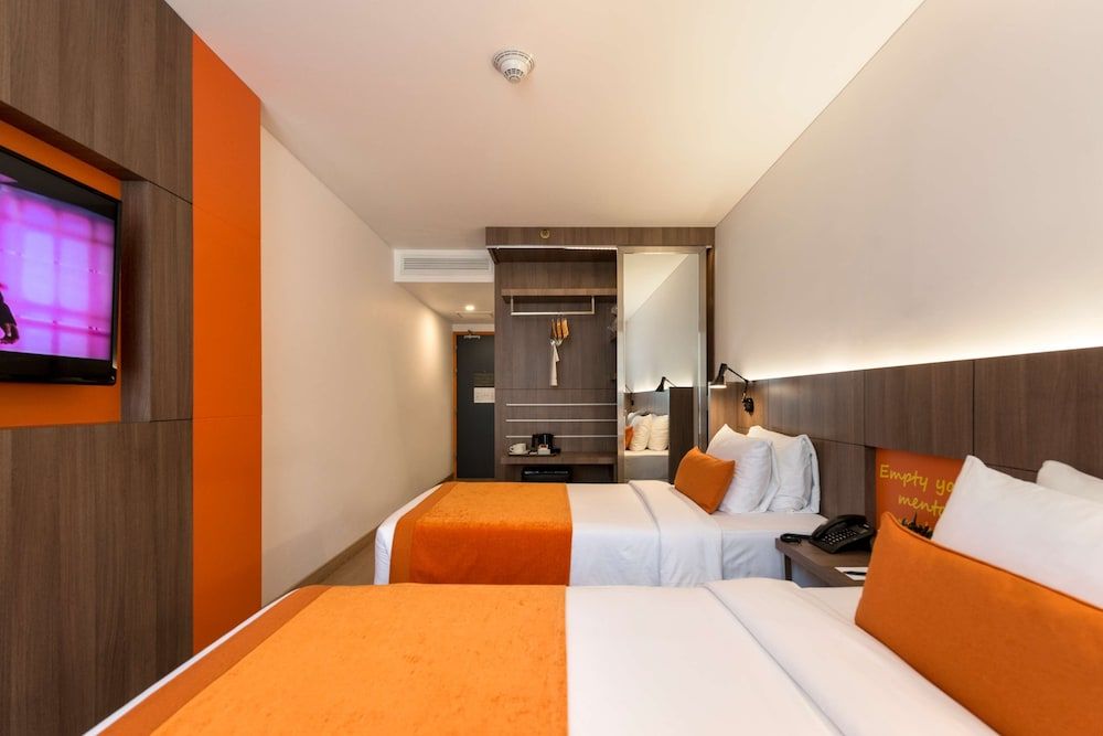 Libre Hotel, BW Signature Collection Standard Room, 2 Twin Beds, Non Smoking 5