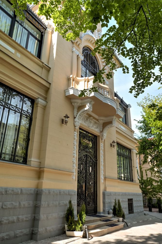 undefined Grand Boutique Hotel 7
