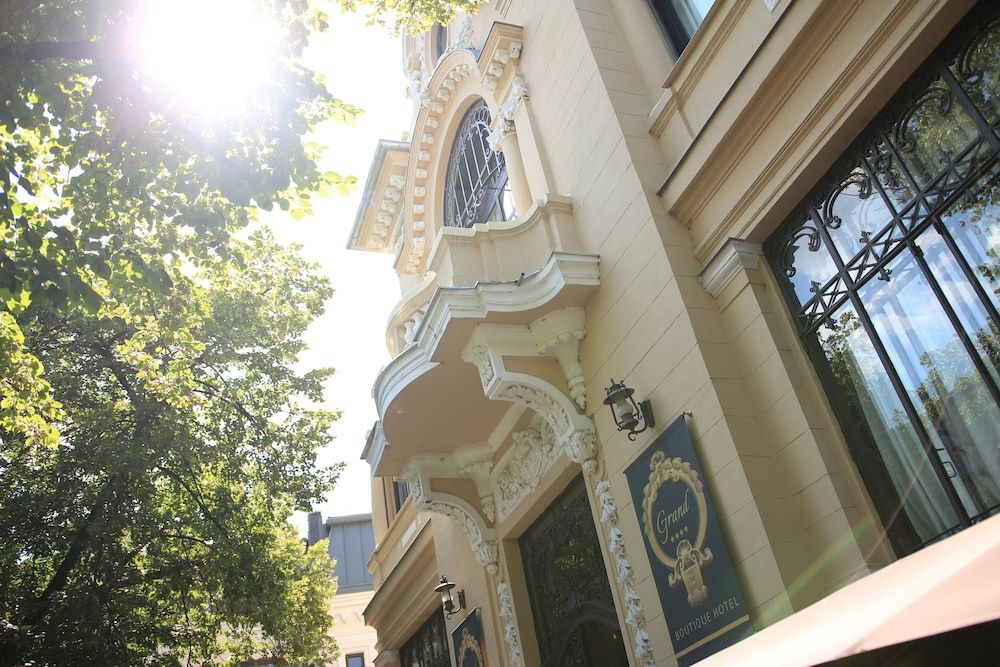 undefined Grand Boutique Hotel 8