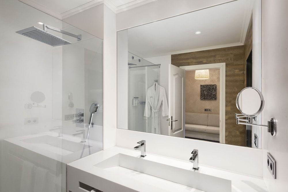 Sallés Hotel Mas Tapiolas Triple Room, Garden Area (Spa access) 7