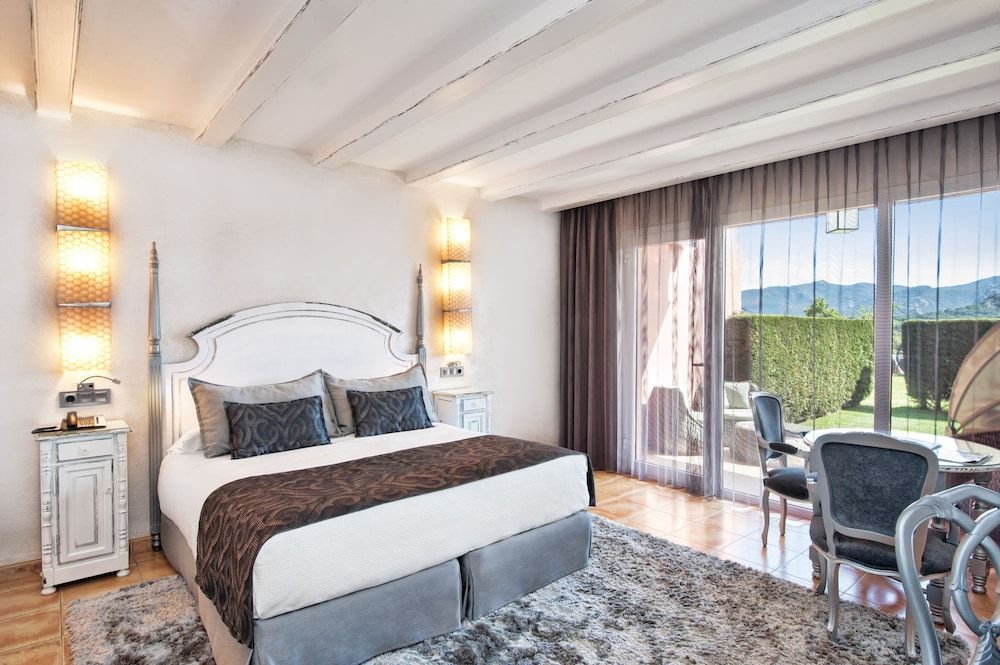 Sallés Hotel Mas Tapiolas Triple Room, Garden Area (Spa access) 2