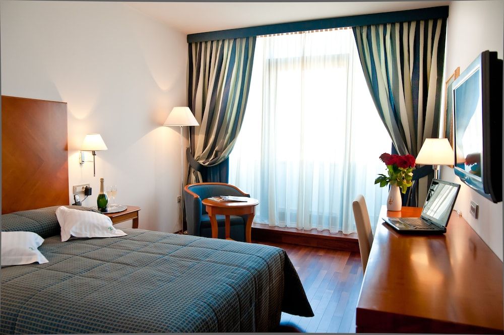 Executive Double or Twin Room, City View
