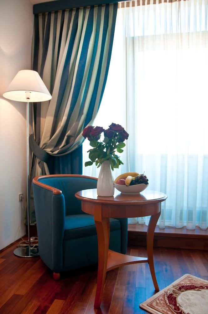 Deluxe Double Room Single Use, City View
