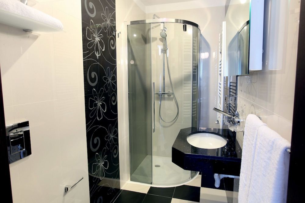 Ambiance Hotel Junior Suite, River View 10