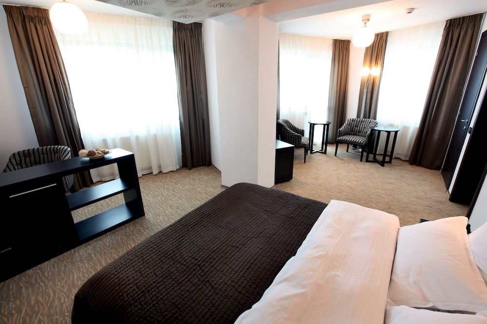 Ambiance Hotel Junior Suite, River View 4