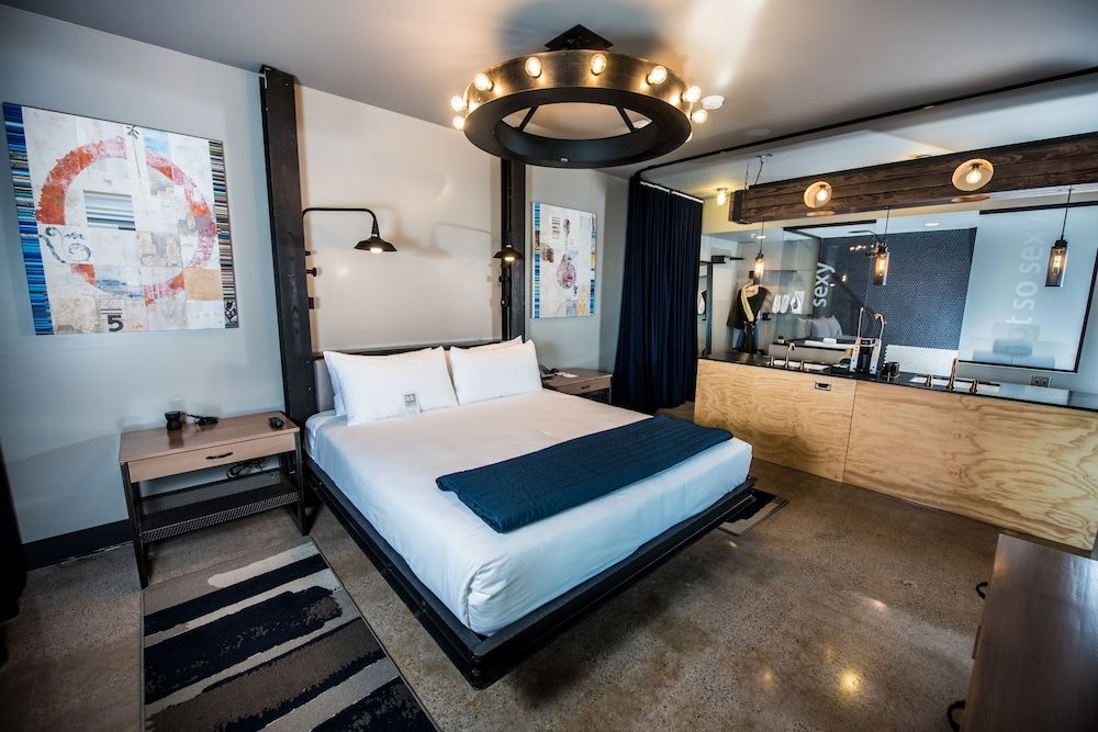 undefined FOUNDRE Phoenix 6