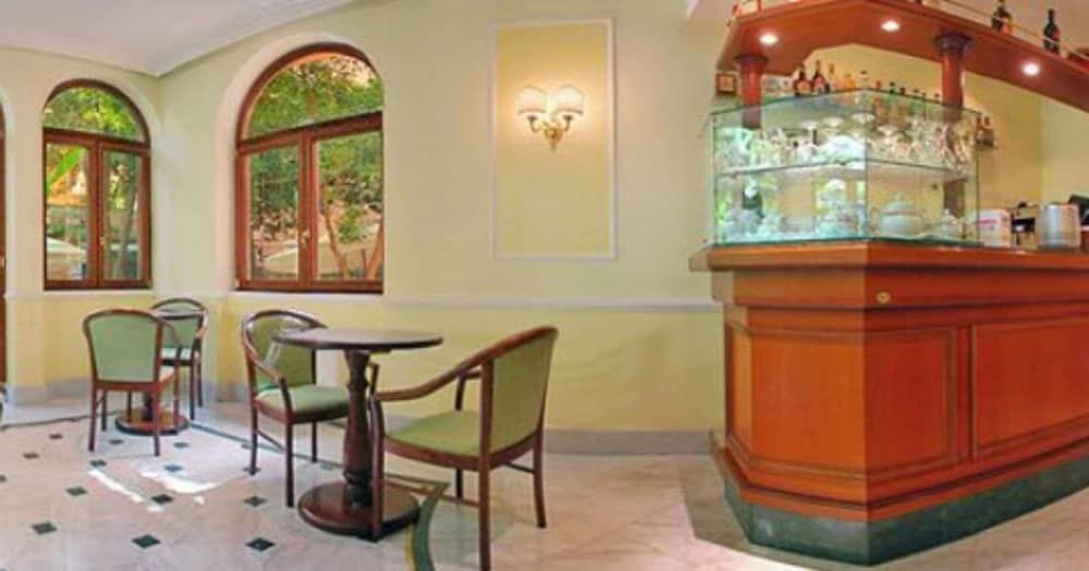 undefined Astoria Garden Hotel 10