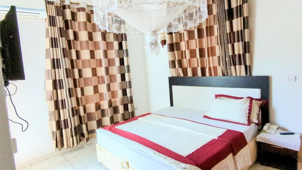 undefined Silver Hotel