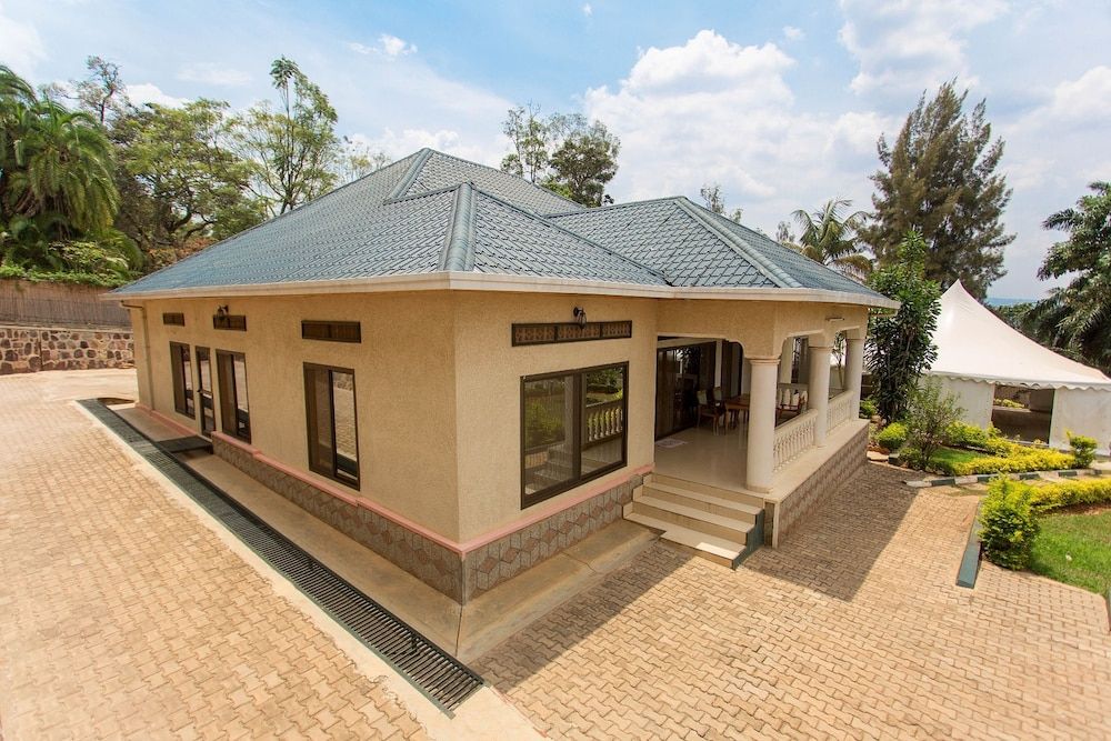 undefined IRIS Guesthouse 8