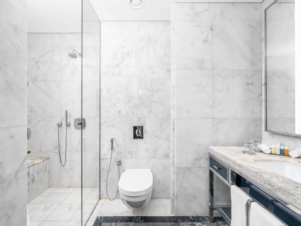 The Hotel Galleria Jeddah, Curio Collection by Hilton Room, 2 Twin Beds 5