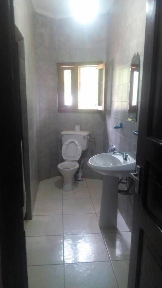 Kitolie Home and Lodge Standard Triple Room 4