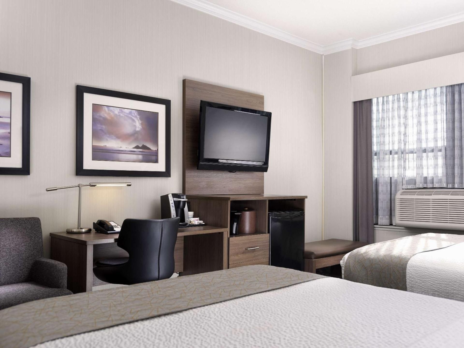 2 double beds, nonsmoking