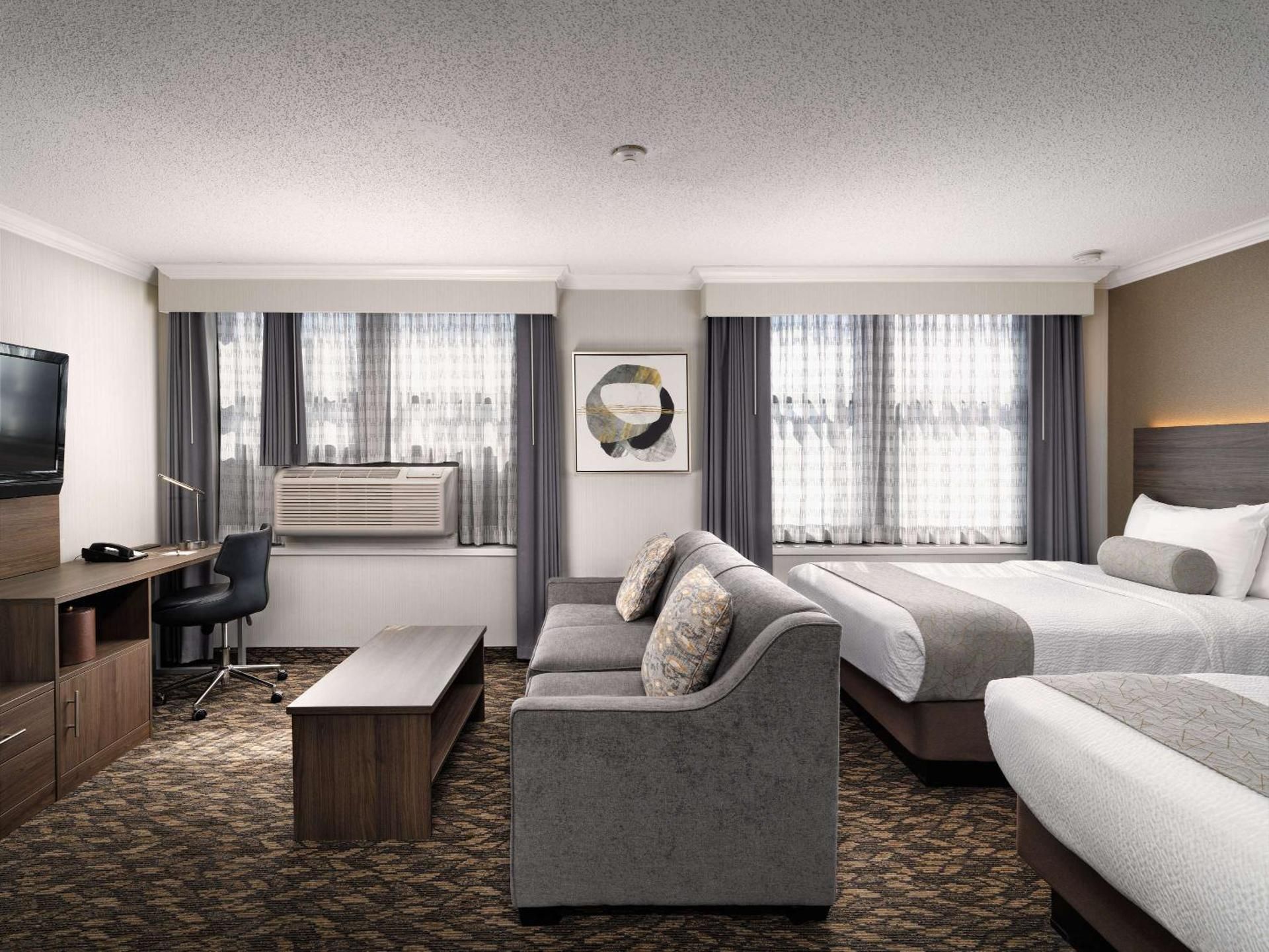Suite - 2 Double Beds, Nonsmoking, Sofabed, Full Kitchen