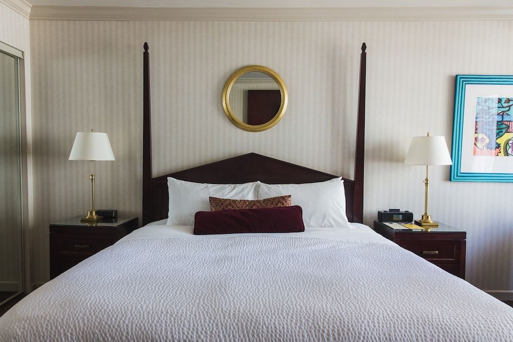 Gallery Room, 1 King Bed