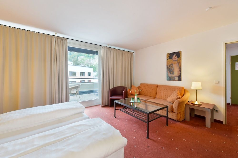 undefined Hotel Neutor Express 4