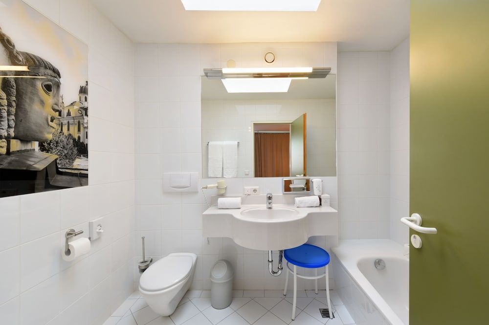 undefined Hotel Neutor Express 6