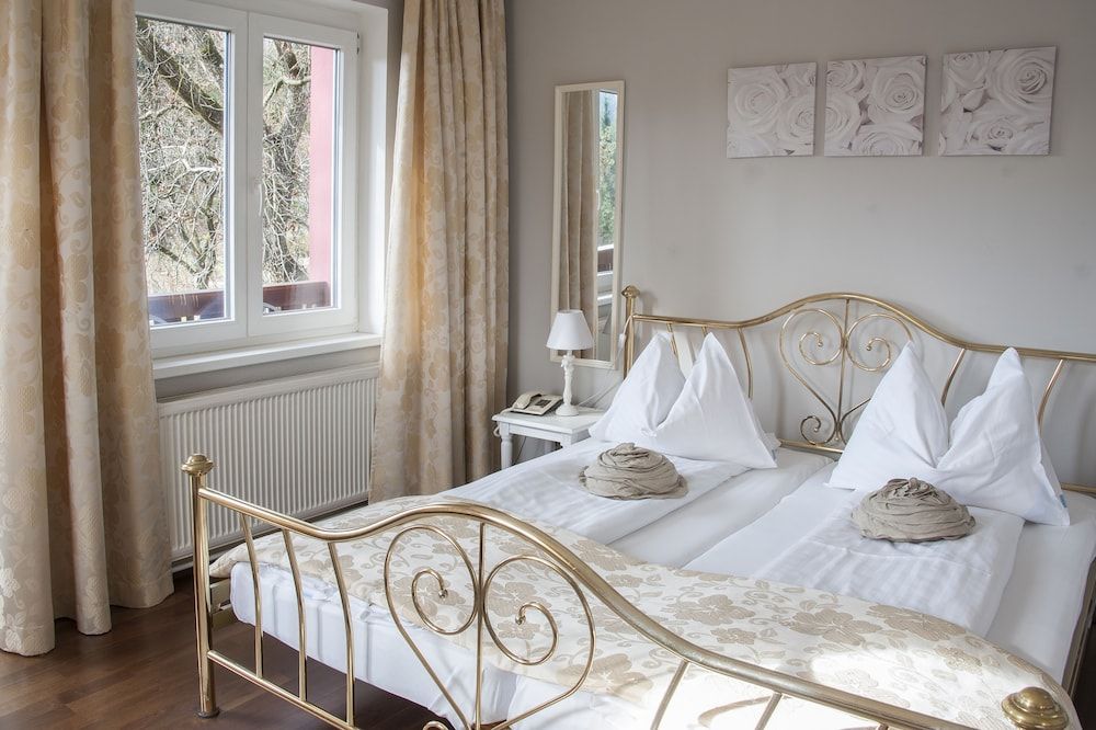 Landidyll Hotel Nudelbacher Standard Double Room, 1 Double Bed 3