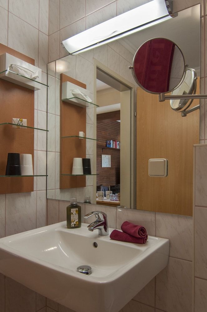 Landidyll Hotel Nudelbacher Standard Double Room, 1 Double Bed 4