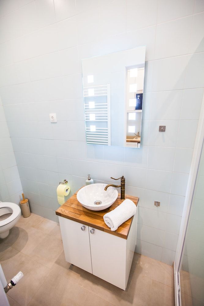 Cosy 2 bedroom Apartment Family Apartment, 2 Bedrooms (with garage) 15