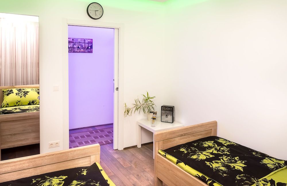 Senator Flats Apartment, 2 Bedrooms (incl. final cleaning fee € 25,-) 10