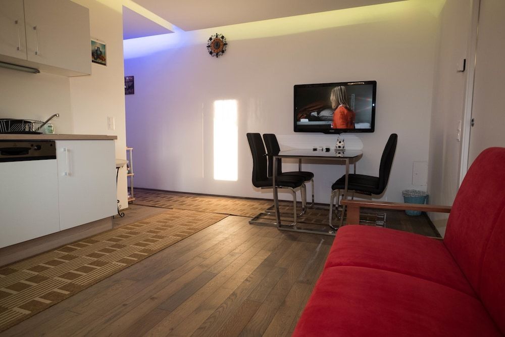 undefined Senator Flats 10