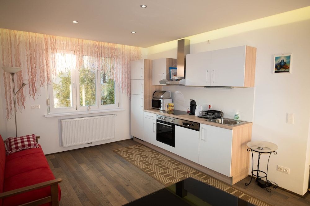 undefined Senator Flats 8