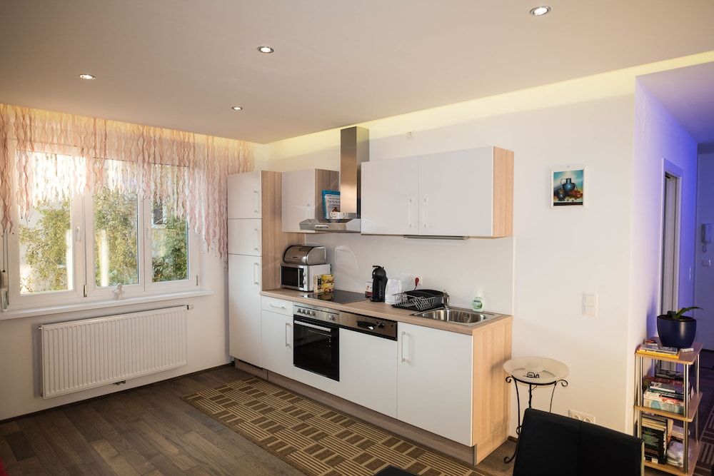 undefined Senator Flats 9