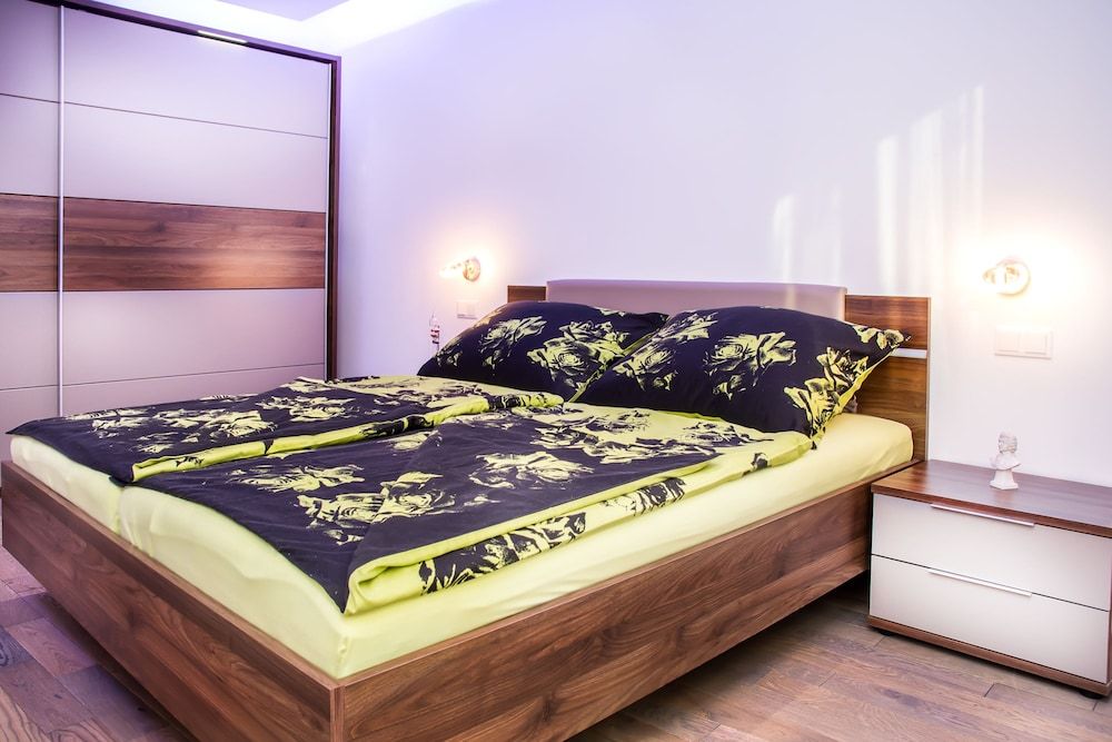 Senator Flats Apartment, 2 Bedrooms (incl. final cleaning fee € 25,-) 9