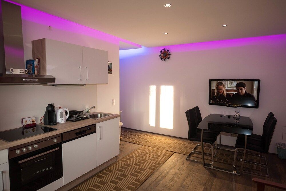 undefined Senator Flats 5