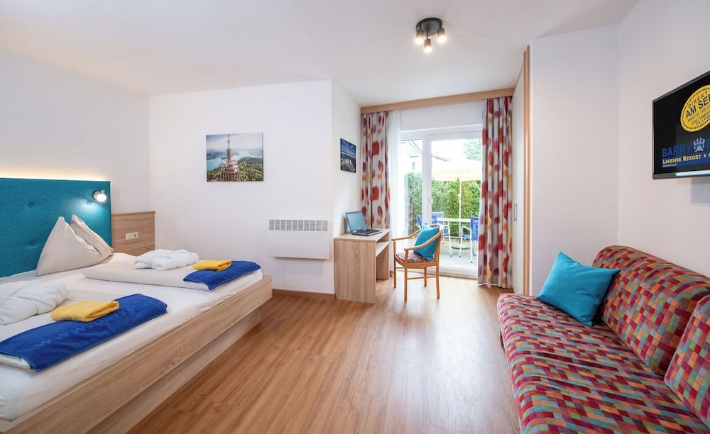 Barry Memle Lake Side Resort Comfort Apartment, 3 Bedrooms, Patio, Garden View