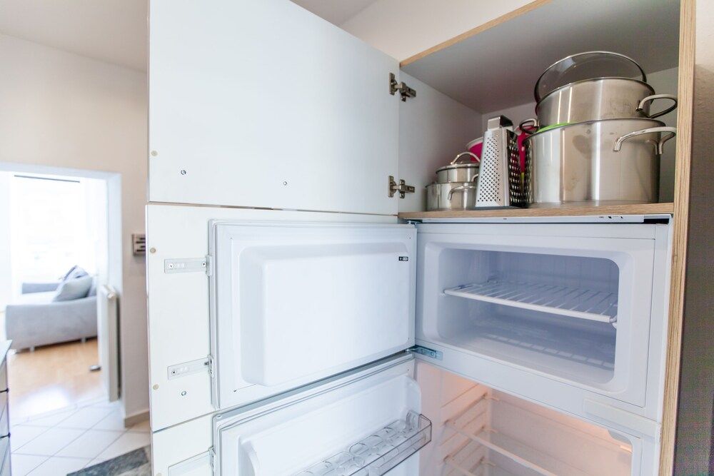 Central Apart 1 Min to Metro and Garage Family Apartment, 2 Bedrooms (with garage) 12