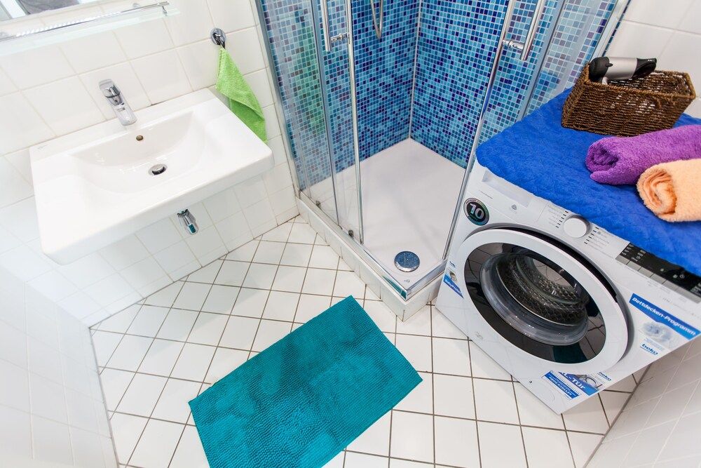 Central Apart 1 Min to Metro and Garage Family Apartment, 2 Bedrooms (with garage) 17