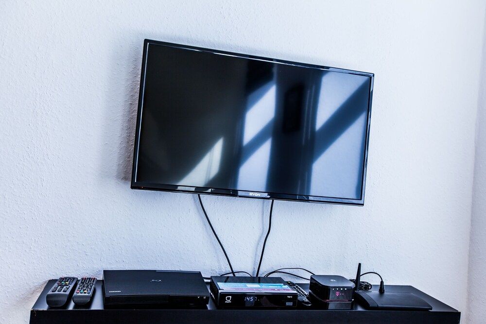 Central Apart 1 Min to Metro and Garage Family Apartment, 2 Bedrooms (with garage) 15