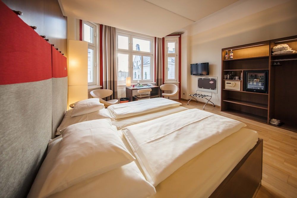 undefined Hotel Rathaus Wein & Design 8