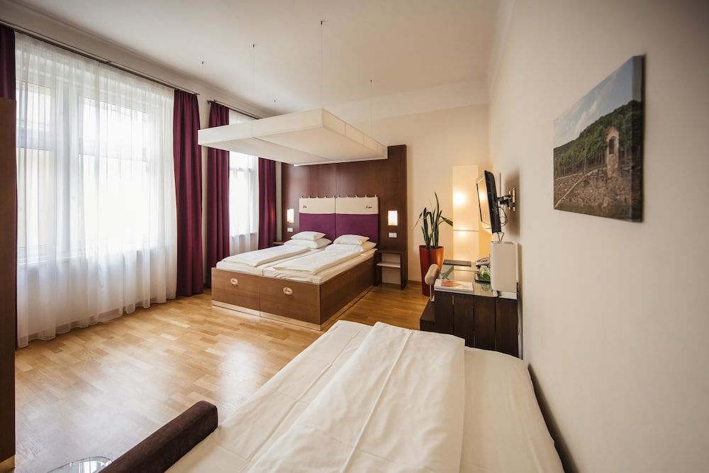 undefined Hotel Rathaus Wein & Design 2