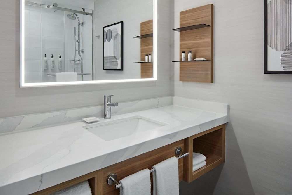 Delta Hotels by Marriott Toronto Markham Standard Room, 2 Queen Beds, Non Smoking 2