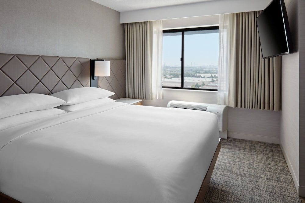 undefined Delta Hotels by Marriott Toronto Markham 2