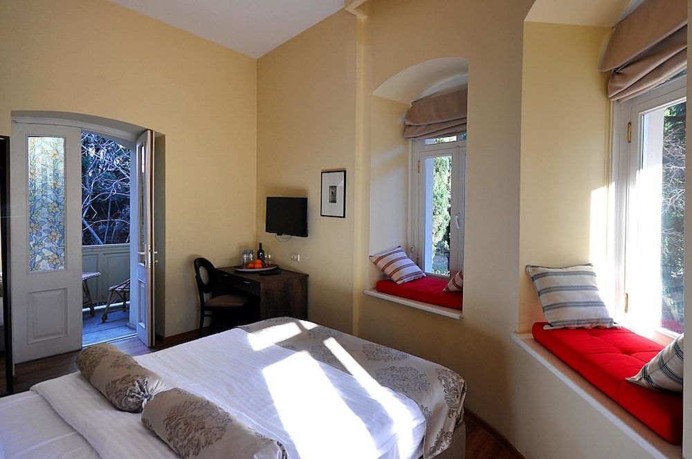 Superior Double Room, Balcony, Park View