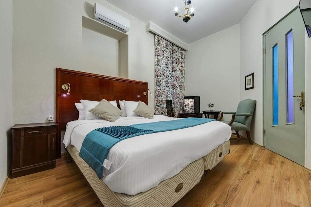 undefined HOUSE 52 5