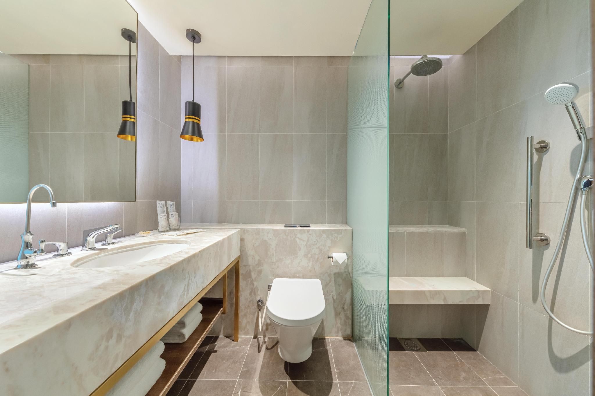 PARKROYAL Club Deluxe Room with SGD30 Dining Credits and Late Check-Out at 2PM