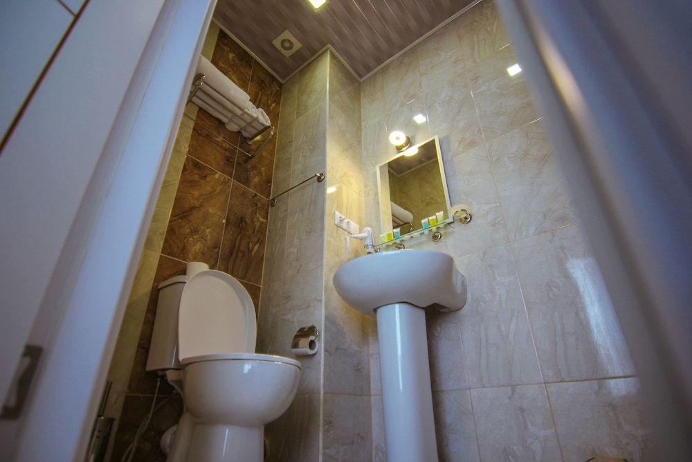 Hotel Green Glass Standard Twin Room 3